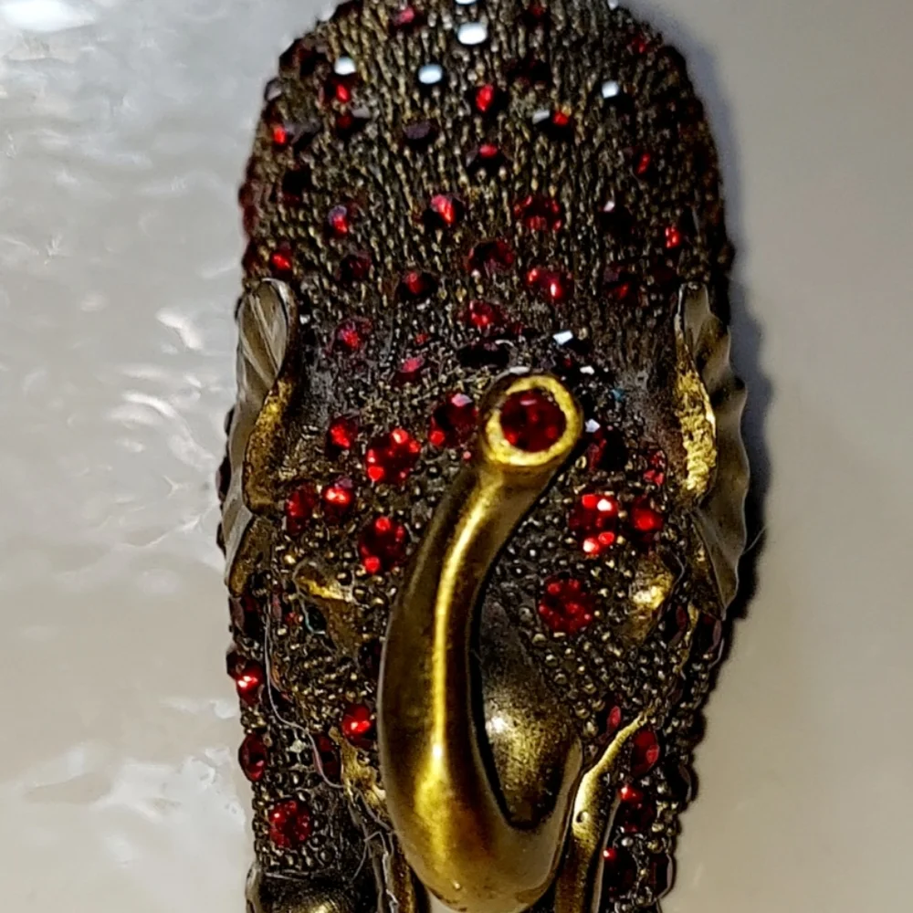 Brass Elephant Garnet Austrian Crystals Jeweled Emerald Eyes Trinket Box Opens - Picture 9 of 9
